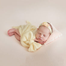 Load image into Gallery viewer, Newborn Art Style On Home Session